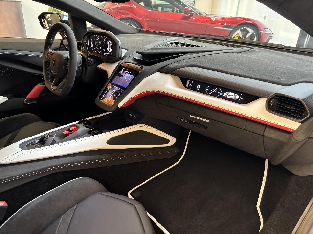 LAMBORGHINI REVUELTO 2025 Image 34