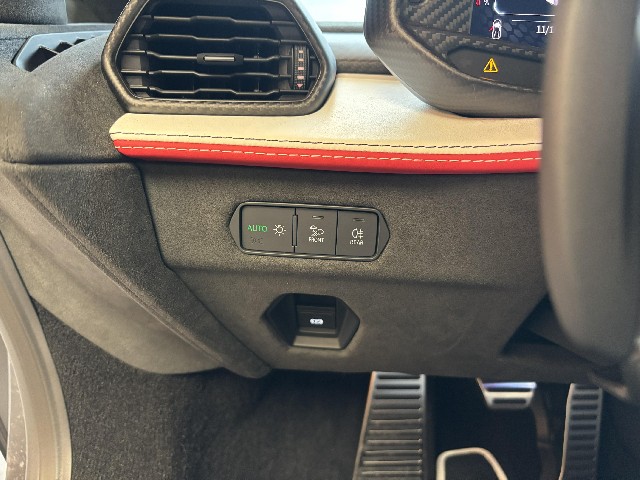 LAMBORGHINI REVUELTO 2025 Image 42