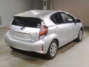 TOYOTA AQUA 2018 Image 2