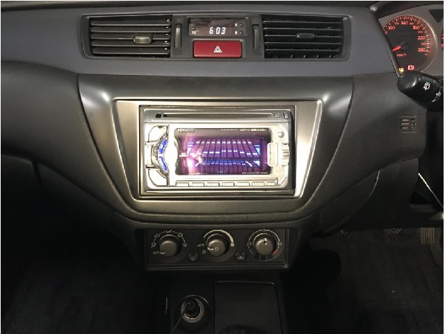 MITSUBISHI LANCER 2003 Image 24