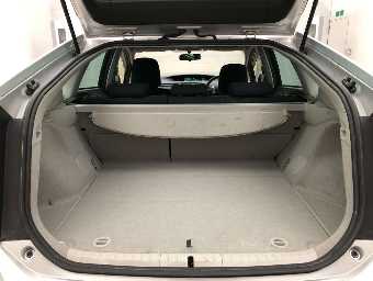 TOYOTA PRIUS 2014 Image 8