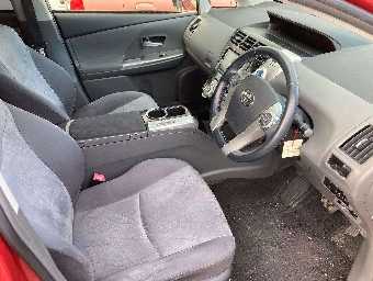 TOYOTA PRIUS ALPHA 2014 Image 5