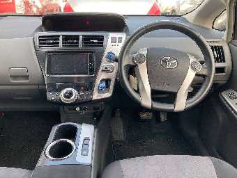 TOYOTA PRIUS ALPHA 2014 Image 6