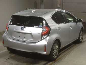 TOYOTA AQUA 2018 Image 2