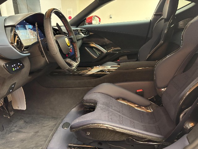 FERRARI 12 CILINDRI 2025 Image 25