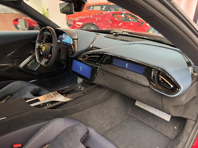 FERRARI 12 CILINDRI 2025 Image 35