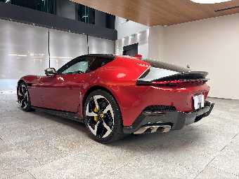 FERRARI 12 CILINDRI 2025 Image 7