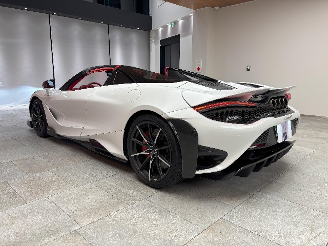 MCLAREN 765LT SPIDER 2023 Image 23