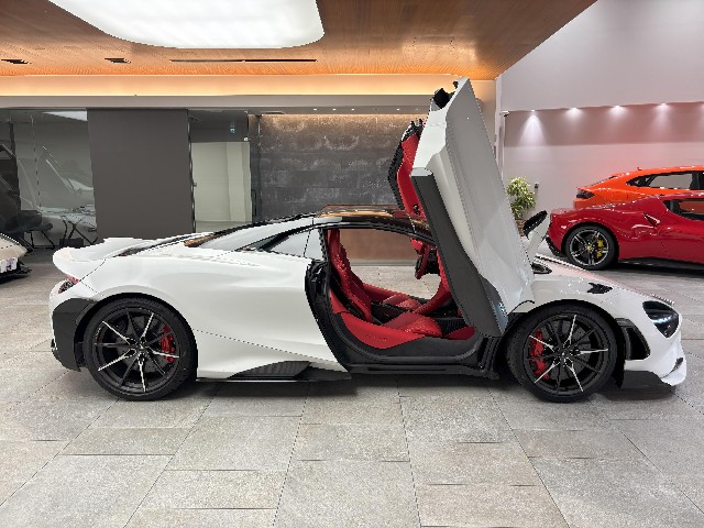 MCLAREN 765LT SPIDER 2023 Image 28