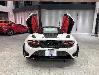 MCLAREN 765LT SPIDER 2023 Image 24