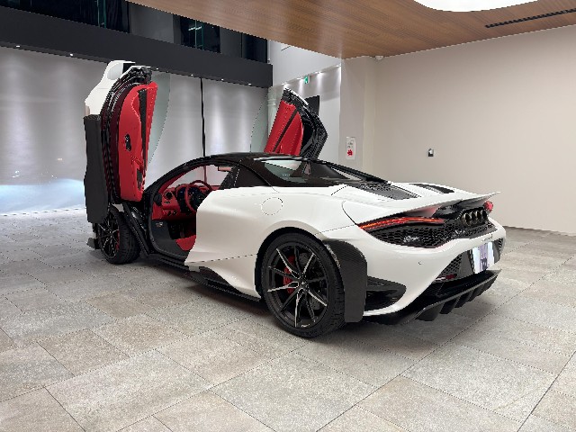MCLAREN 765LT SPIDER 2023 Image 31