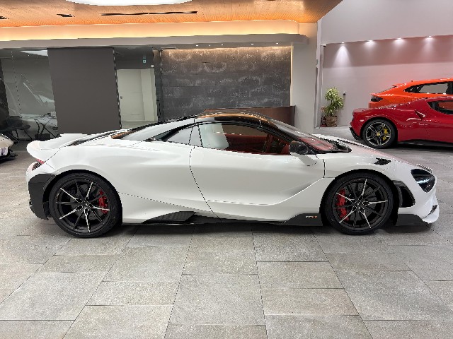 MCLAREN 765LT SPIDER 2023 Image 38