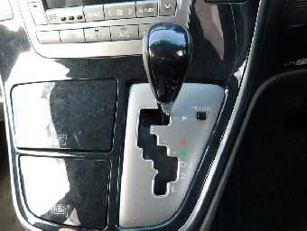 TOYOTA ALPHARD 2003 Image 12