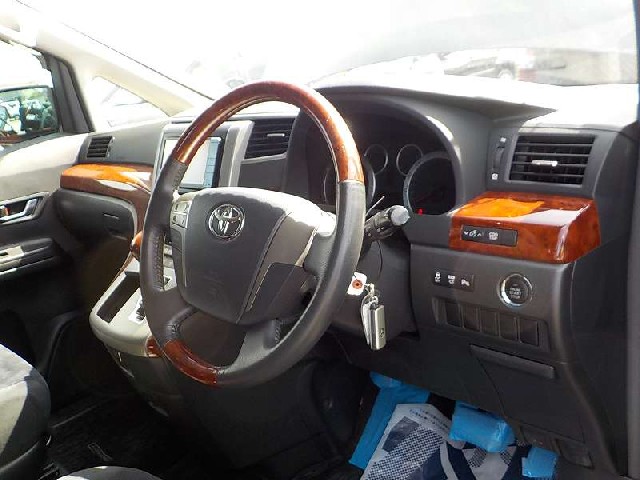TOYOTA ALPHARD 2010 Image 32