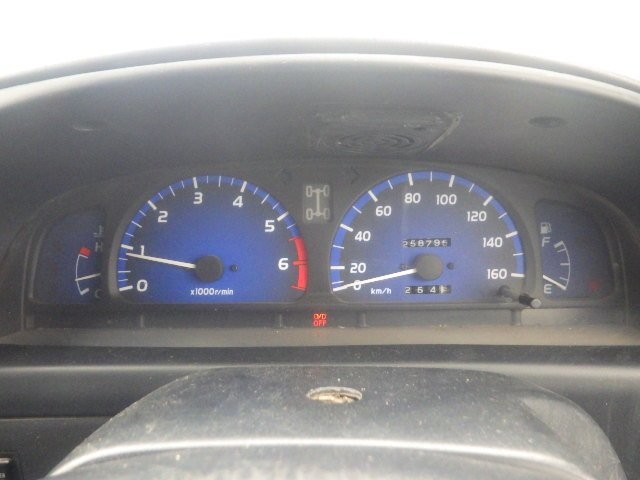 TOYOTA HILUX SPORTS PICK UP 2003 Image 20