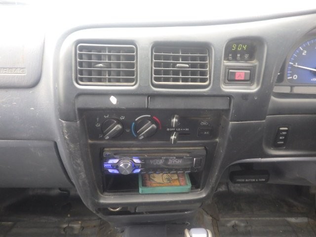 TOYOTA HILUX SPORTS PICK UP 2003 Image 22