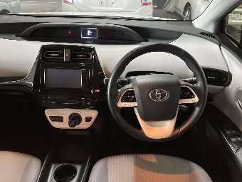 TOYOTA PRIUS 2018 Image 6