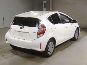 TOYOTA AQUA 2018 Image 2