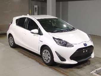 TOYOTA AQUA 2018 Image 3