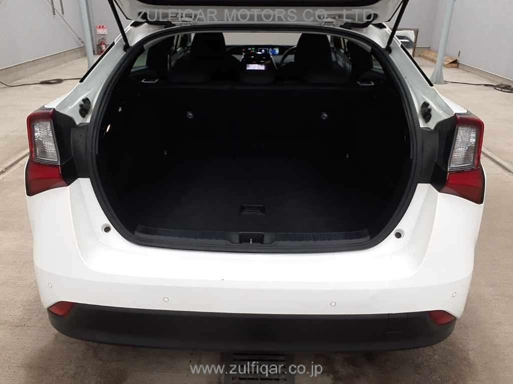 TOYOTA PRIUS 2019 Image 11