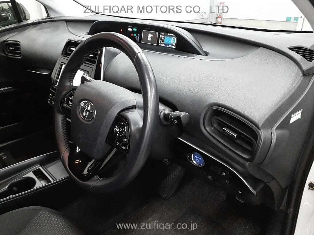 TOYOTA PRIUS 2019 Image 7