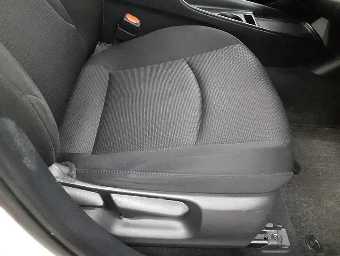 TOYOTA PRIUS 2019 Image 8