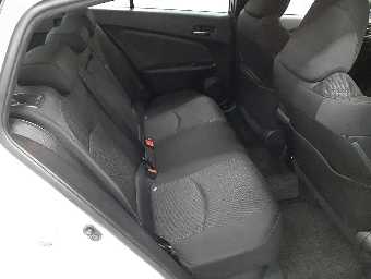 TOYOTA PRIUS 2019 Image 10