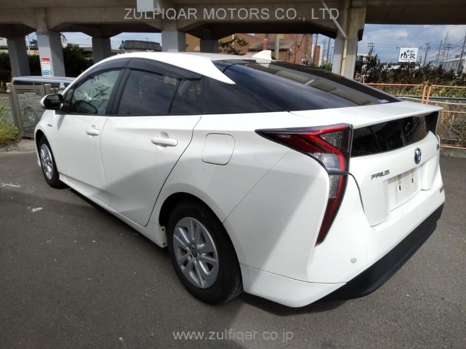 TOYOTA PRIUS 2018 Image 4
