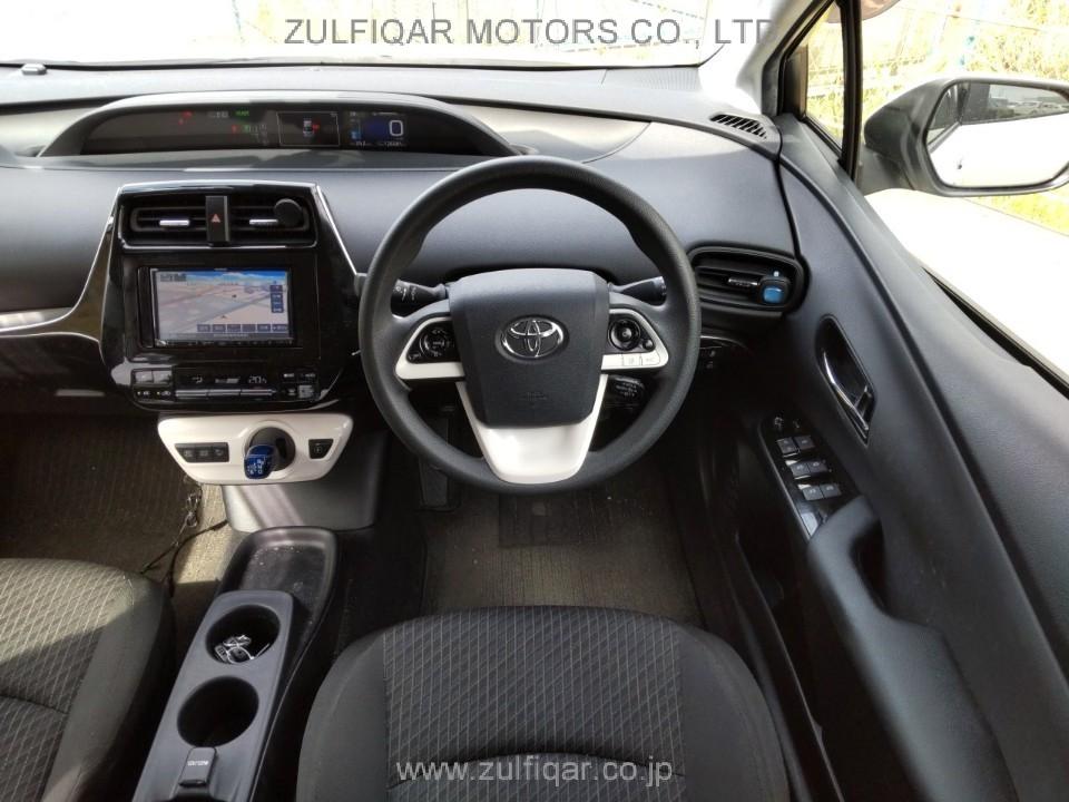 TOYOTA PRIUS 2018 Image 9