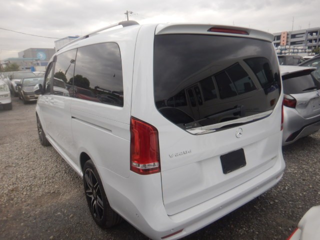 MERCEDES BENZ V CLASS 2022 Image 19