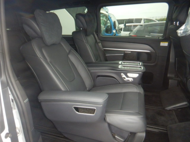 MERCEDES BENZ V CLASS 2022 Image 23