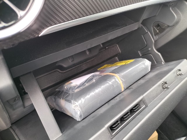 MERCEDES BENZ V CLASS 2022 Image 29