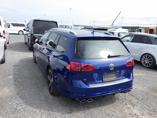 VOLKSWAGEN GOLF R VARIANT 2015 Image 32