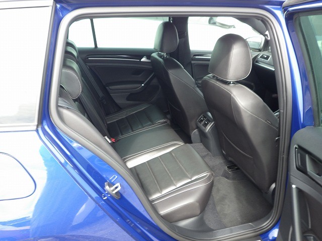 VOLKSWAGEN GOLF R VARIANT 2015 Image 40