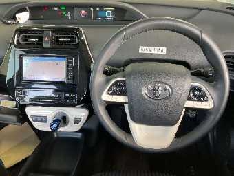 TOYOTA PRIUS 2018 Image 8