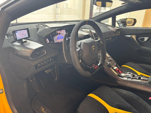 LAMBORGHINI HURACAN 2019 Image 22