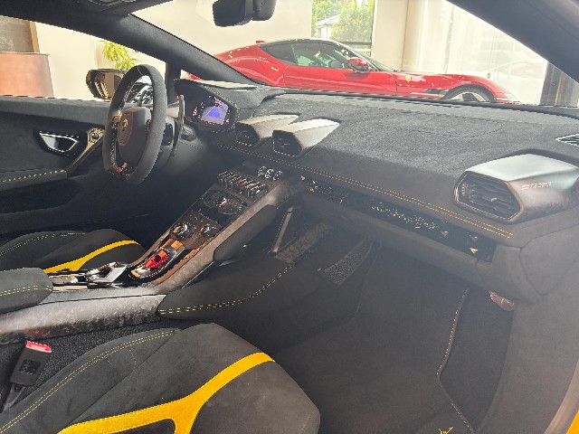 LAMBORGHINI HURACAN 2019 Image 25
