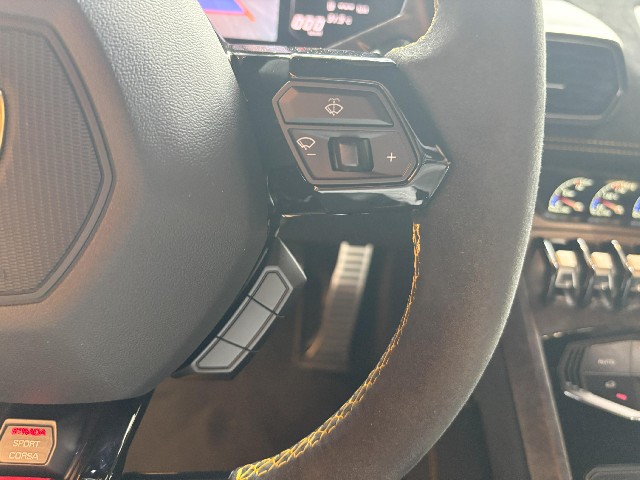 LAMBORGHINI HURACAN 2019 Image 33