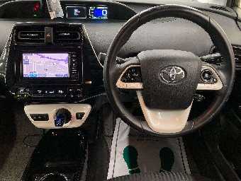 TOYOTA PRIUS 2018 Image 6