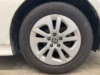 TOYOTA PRIUS 2018 Image 9