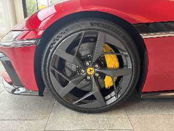 FERRARI 12 CILINDRI 2025 Image 9