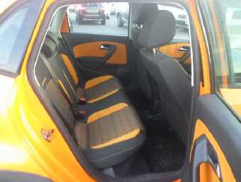 VOLKSWAGEN POLO 2011 Image 13