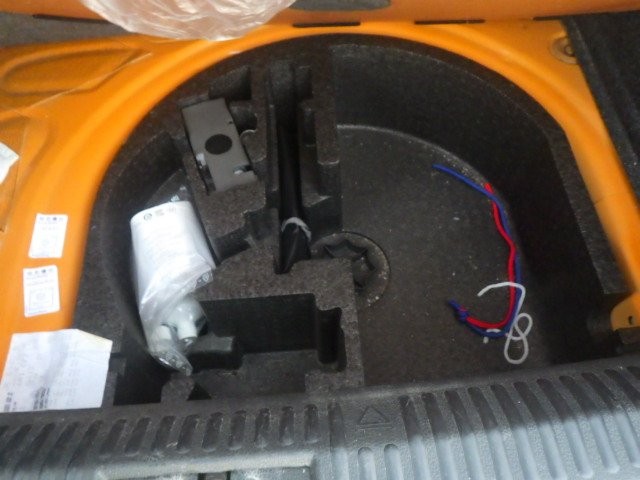 VOLKSWAGEN POLO 2011 Image 27