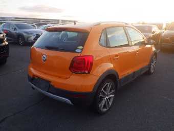 VOLKSWAGEN POLO 2011 Image 4