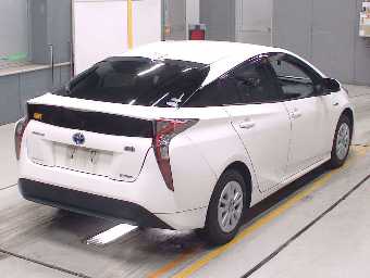 TOYOTA PRIUS 2018 Image 2