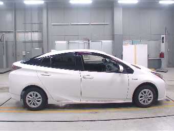 TOYOTA PRIUS 2018 Image 3