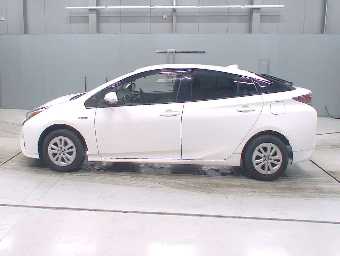 TOYOTA PRIUS 2018 Image 4