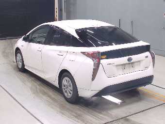 TOYOTA PRIUS 2018 Image 6