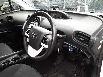 TOYOTA PRIUS 2018 Image 7