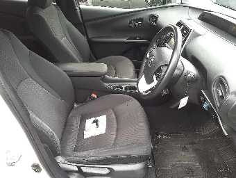 TOYOTA PRIUS 2018 Image 8